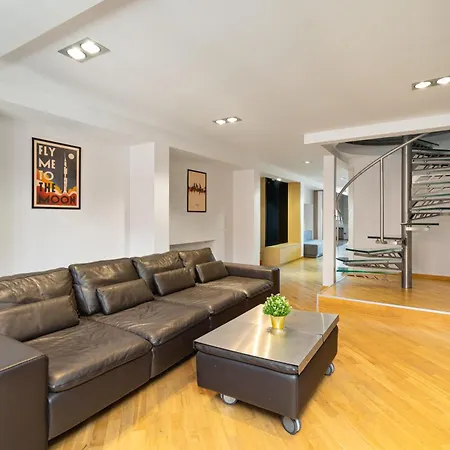 Close-golden - Huge - 13 People - 150m2 - Stare Апартаменты