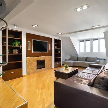 Close-golden - Huge - 13 People - 150m2 - Stare Miasto *