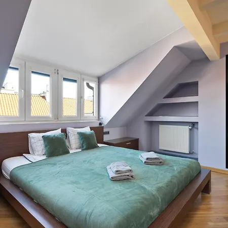 Close-golden - Huge - 13 People - 150m2 - Stare Miasto *