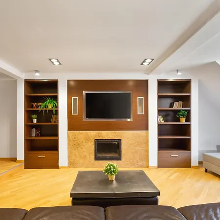 Close-golden - Huge - 13 People - 150m2 - Stare Miasto Apartment