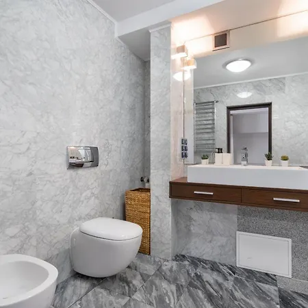 Daire Close-golden - Huge - 13 People - 150m2 - Stare Varşova